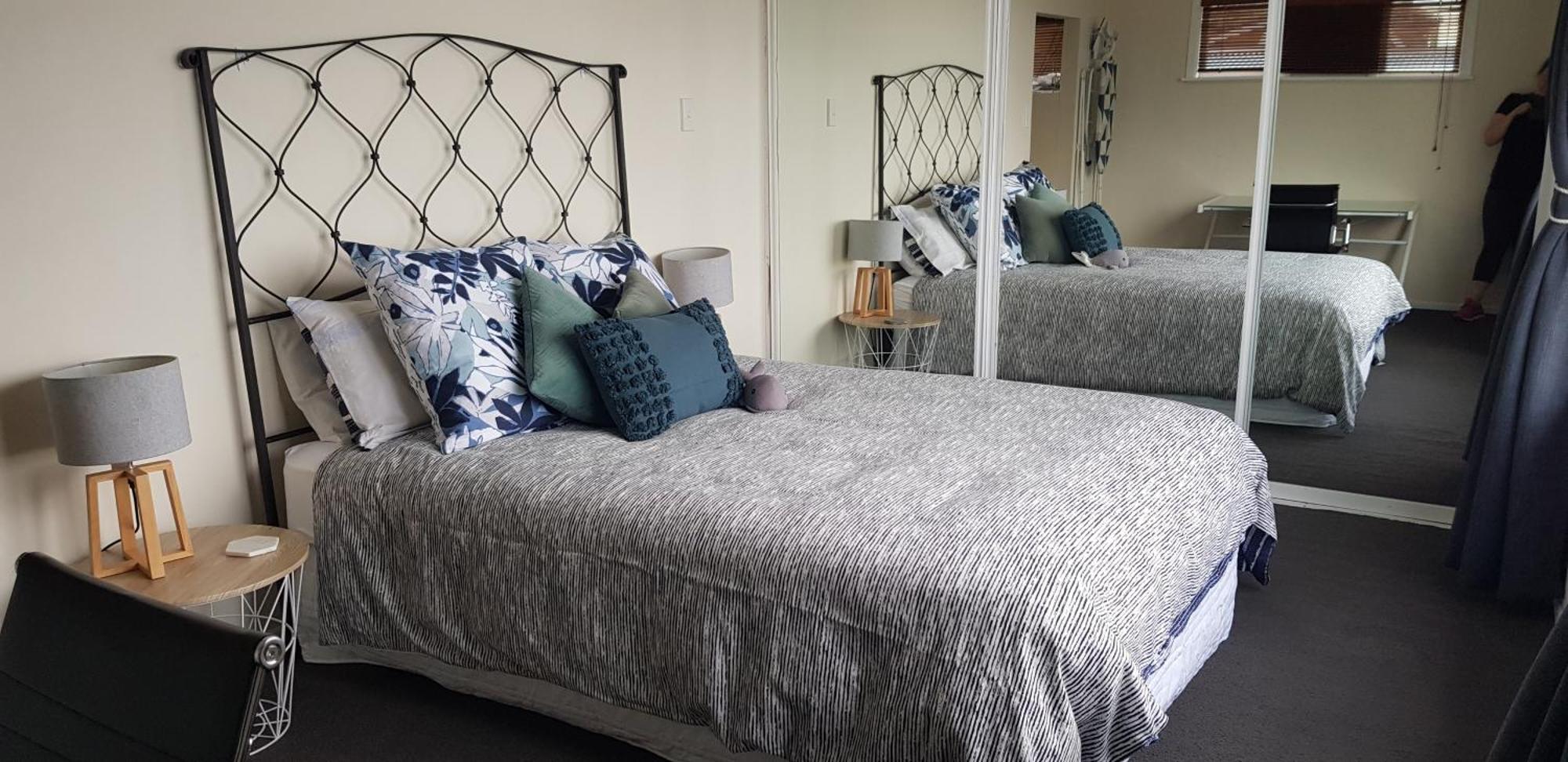 Oceanfront Escape Apartment Wellington Room photo